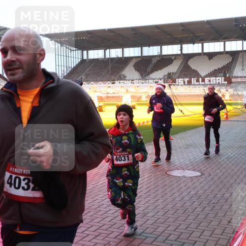 07.12.2025 - St. Pauli X-Mass-Run No. 15 Luisa Fischer http://msf.ph/oto/9376637 07.12.2025 09:58:53 Ziel 4032, 4031, 483, 1603, 238, 261, 483, 532, 1003, 1115, 1173, 1528, 1542, 1603, 1633, 1774, 1782, 1785, 2205, 2392, 3308, 3405, 3515, 4031, 4206 meine-sportfotos.de