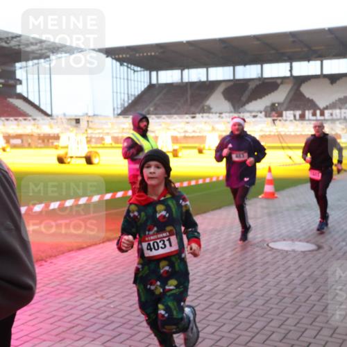 07.12.2025 - St. Pauli X-Mass-Run No. 15 Luisa Fischer http://msf.ph/oto/9376639 07.12.2025 09:58:54 Ziel 4031, 1601, 238, 261, 483, 532, 1003, 1115, 1173, 1528, 1542, 1603, 1633, 1774, 1782, 1785, 2205, 2392, 3308, 3405, 3515, 4031, 4206 meine-sportfotos.de