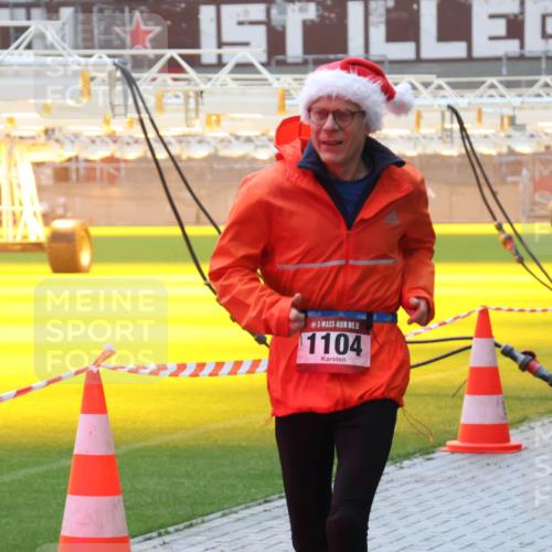 07.12.2025 - St. Pauli X-Mass-Run No. 15 Luisa Fischer http://msf.ph/oto/9376728 07.12.2025 10:24:06 Ziel 5, 1104, 638, 1104, 2508, 2511, 2603, 2634, 3052, 3539, 3644, 3649, 3887, 3890, 3968, 4005, 4043, 4139, 4141, 4144, 4145, 4203, 4377, 4378, 4458, 4549, 4765 meine-sportfotos.de