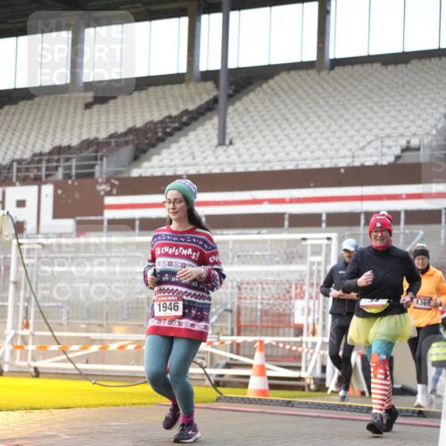 07.12.2025 - St. Pauli X-Mass-Run No. 15 Patografie http://msf.ph/oto/9376755 07.12.2025 10:06:17 Ziel 34, 127, 187, 893, 967, 969, 1119, 1369, 1479, 1480, 1832, 1937, 1946, 3534, 3535, 3536, 3537, 4657, 4665, 4670, 4672, 4676, 4677, 4736, 4739 meine-sportfotos.de