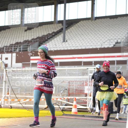 07.12.2025 - St. Pauli X-Mass-Run No. 15 Patografie http://msf.ph/oto/9376761 07.12.2025 10:06:18 Ziel 34, 127, 187, 893, 967, 969, 1119, 1369, 1479, 1480, 1832, 1937, 1946, 3213, 3232, 3534, 3535, 3536, 3537, 4657, 4665, 4670, 4672, 4676, 4677, 4736, 4739 meine-sportfotos.de