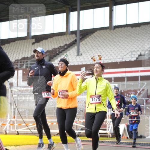 07.12.2025 - St. Pauli X-Mass-Run No. 15 Patografie http://msf.ph/oto/9376794 07.12.2025 10:06:20 Ziel 34, 127, 187, 562, 893, 1119, 1369, 1479, 1480, 1832, 1937, 1946, 3213, 3232, 3534, 3535, 3536, 3537, 4459, 4657, 4665, 4670, 4672, 4676, 4677, 4736, 4739 meine-sportfotos.de