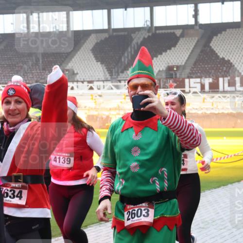 07.12.2025 - St. Pauli X-Mass-Run No. 15 Luisa Fischer http://msf.ph/oto/9376805 07.12.2025 10:24:16 Ziel 15, 634, 15, 4139, 1, 2603, 15, 4765, 638, 711, 1104, 2603, 2634, 3539, 3644, 3649, 3887, 3890, 3968, 4005, 4043, 4139, 4141, 4144, 4145, 4203, 4377, 4378, 4458, 4479, 4549, 4765 meine-sportfotos.de
