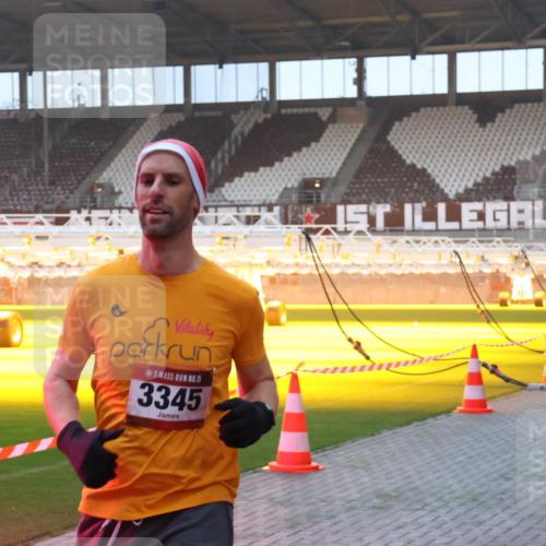 07.12.2025 - St. Pauli X-Mass-Run No. 15 Luisa Fischer http://msf.ph/oto/9376806 07.12.2025 09:59:24 Ziel 15, 3345, 483, 532, 655, 939, 1003, 1115, 1120, 1528, 1542, 1603, 1782, 1785, 2392, 2529, 3147, 3308, 3345 meine-sportfotos.de