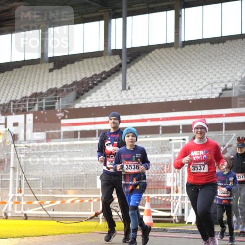 07.12.2025 - St. Pauli X-Mass-Run No. 15 Patografie http://msf.ph/oto/9376817 07.12.2025 10:06:21 Ziel 34, 187, 562, 893, 1119, 1369, 1479, 1480, 1832, 1937, 1946, 3213, 3232, 3534, 3535, 3536, 3537, 4459, 4657, 4665, 4670, 4672, 4676, 4677, 4736, 4739 meine-sportfotos.de