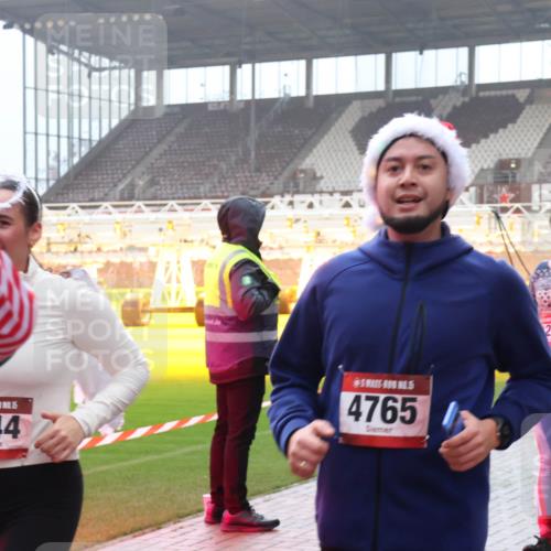 07.12.2025 - St. Pauli X-Mass-Run No. 15 Luisa Fischer http://msf.ph/oto/9376818 07.12.2025 10:24:17 Ziel 4144, 4765, 203, 638, 711, 897, 1104, 2603, 2634, 3539, 3644, 3649, 3887, 3890, 3968, 4043, 4139, 4144, 4145, 4203, 4377, 4378, 4479, 4549, 4765 meine-sportfotos.de