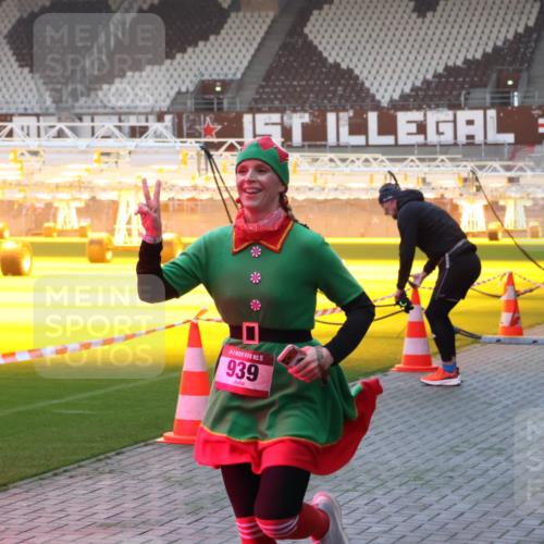 07.12.2025 - St. Pauli X-Mass-Run No. 15 Luisa Fischer http://msf.ph/oto/9376819 07.12.2025 09:59:36 Ziel 15, 939, 655, 939, 1120, 1542, 2204, 2207, 2529, 2657, 3147, 3345, 4029 meine-sportfotos.de