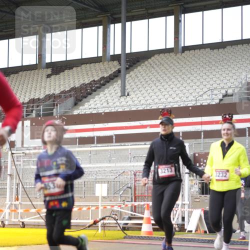 07.12.2025 - St. Pauli X-Mass-Run No. 15 Patografie http://msf.ph/oto/9376845 07.12.2025 10:06:22 Ziel 34, 187, 562, 893, 1119, 1369, 1479, 1480, 1832, 1937, 1946, 3213, 3232, 3534, 3535, 3536, 3537, 4459, 4657, 4665, 4672, 4677, 4736, 4739 meine-sportfotos.de
