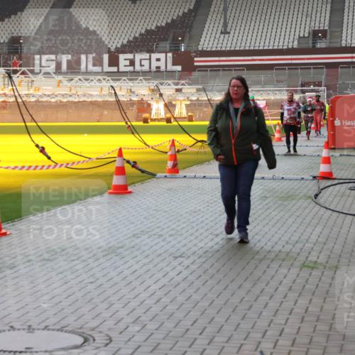 07.12.2025 - St. Pauli X-Mass-Run No. 15 Luisa Fischer http://msf.ph/oto/9376846 07.12.2025 10:24:20 Ziel 4, 638, 711, 897, 1104, 2603, 2634, 3539, 3644, 3649, 3887, 3890, 3968, 4040, 4043, 4139, 4144, 4145, 4203, 4377, 4378, 4479, 4549, 4765 meine-sportfotos.de