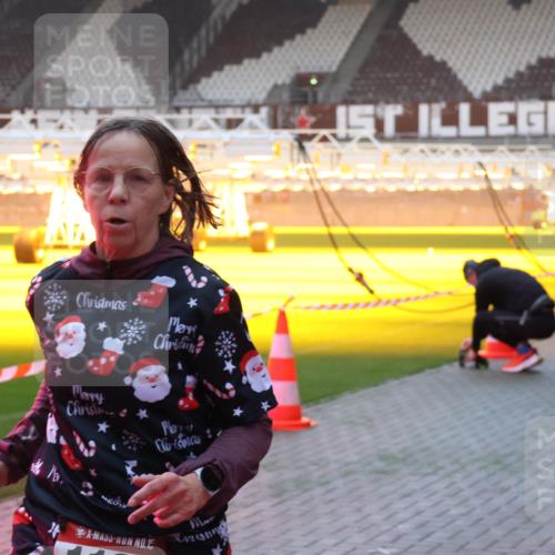 07.12.2025 - St. Pauli X-Mass-Run No. 15 Luisa Fischer http://msf.ph/oto/9376849 07.12.2025 09:59:41 Ziel 15, 655, 939, 961, 1120, 2204, 2207, 2529, 2657, 3147, 3345, 4029 meine-sportfotos.de