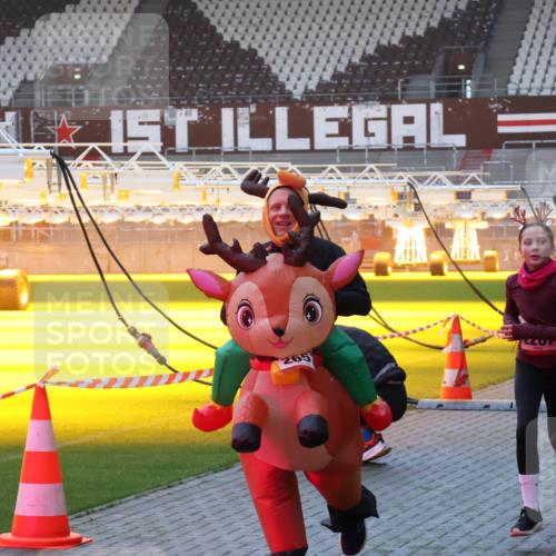 07.12.2025 - St. Pauli X-Mass-Run No. 15 Luisa Fischer http://msf.ph/oto/9376859 07.12.2025 09:59:43 Ziel 265, 207, 2529, 488, 655, 939, 961, 1120, 1763, 2204, 2207, 2529, 2657, 3147, 3345, 4029, 4051, 4052, 4465 meine-sportfotos.de