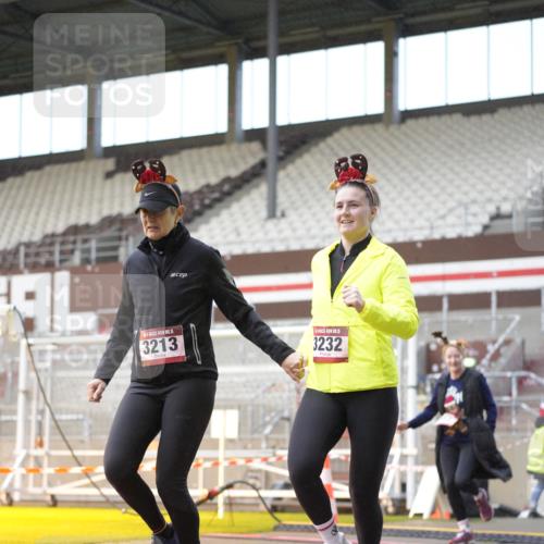 07.12.2025 - St. Pauli X-Mass-Run No. 15 Patografie http://msf.ph/oto/9376860 07.12.2025 10:06:23 Ziel 34, 187, 562, 1119, 1369, 1479, 1480, 1832, 1937, 1946, 3213, 3232, 3534, 3535, 3536, 3537, 4459, 4657, 4665, 4672, 4677, 4736, 4739 meine-sportfotos.de
