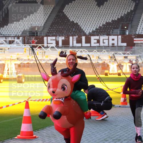 07.12.2025 - St. Pauli X-Mass-Run No. 15 Luisa Fischer http://msf.ph/oto/9376863 07.12.2025 09:59:43 Ziel 1, 777657, 2529, 488, 655, 939, 961, 1120, 1763, 2204, 2207, 2529, 2657, 3147, 3345, 4029, 4051, 4052, 4465 meine-sportfotos.de