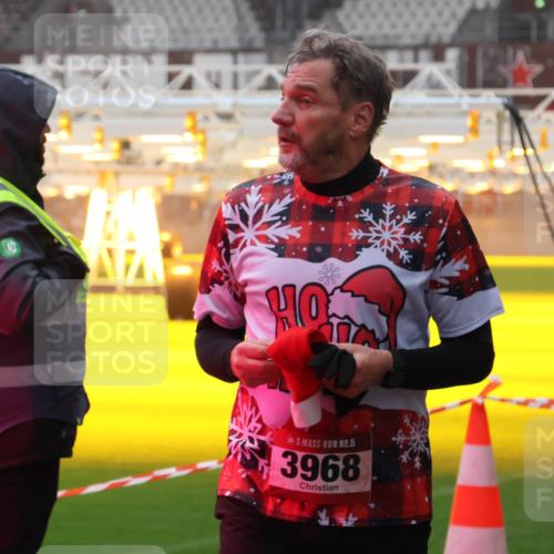 07.12.2025 - St. Pauli X-Mass-Run No. 15 Luisa Fischer http://msf.ph/oto/9376876 07.12.2025 10:24:37 Ziel 15, 3968, 711, 712, 897, 1104, 1986, 2071, 2603, 2634, 3968, 4040, 4043, 4122, 4139, 4140, 4144, 4203, 4377, 4378, 4479, 4689, 4692, 4694, 4765 meine-sportfotos.de