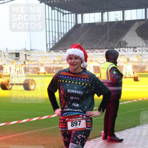 07.12.2025 - St. Pauli X-Mass-Run No. 15 Luisa Fischer http://msf.ph/oto/9376905 07.12.2025 10:24:42 Ziel 15, 897, 711, 712, 897, 1986, 2071, 2603, 2634, 3968, 4040, 4122, 4139, 4140, 4144, 4203, 4479, 4689, 4692, 4694, 4765, 4766, 4780 meine-sportfotos.de