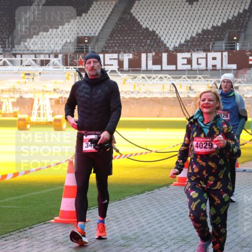 07.12.2025 - St. Pauli X-Mass-Run No. 15 Luisa Fischer http://msf.ph/oto/9376907 07.12.2025 09:59:50 Ziel 34, 529, 2204, 4029, 481, 488, 910, 911, 939, 961, 1120, 1763, 2204, 2207, 2529, 2657, 3147, 3345, 3513, 4029, 4051, 4052, 4465 meine-sportfotos.de