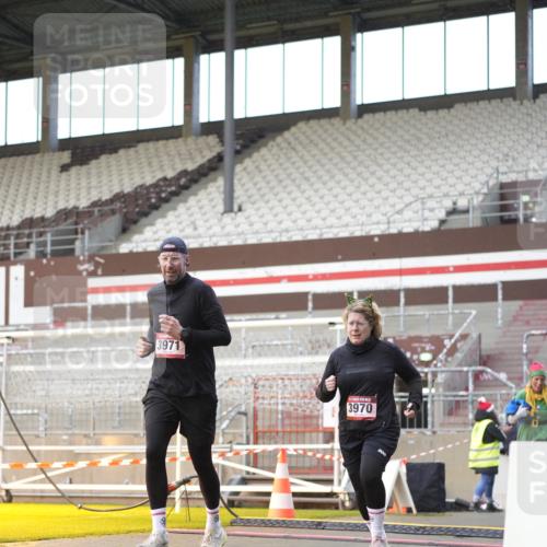 07.12.2025 - St. Pauli X-Mass-Run No. 15 Patografie http://msf.ph/oto/9376910 07.12.2025 10:06:32 Ziel 34, 150, 562, 1369, 1479, 1480, 1946, 3213, 3232, 3330, 3333, 3534, 3535, 3536, 3537, 3970, 3971, 4459 meine-sportfotos.de