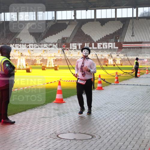 07.12.2025 - St. Pauli X-Mass-Run No. 15 Luisa Fischer http://msf.ph/oto/9376922 07.12.2025 10:24:50 Ziel 2071, 711, 712, 897, 1986, 2071, 3968, 4040, 4122, 4136, 4140, 4155, 4203, 4479, 4541, 4542, 4689, 4692, 4694, 4765, 4766, 4780 meine-sportfotos.de