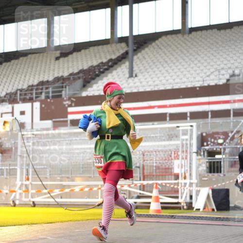 07.12.2025 - St. Pauli X-Mass-Run No. 15 Patografie http://msf.ph/oto/9376936 07.12.2025 10:06:34 Ziel 150, 562, 1369, 1479, 1480, 3213, 3232, 3330, 3333, 3534, 3535, 3536, 3537, 3970, 3971, 4459 meine-sportfotos.de