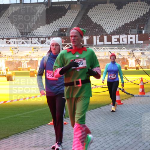 07.12.2025 - St. Pauli X-Mass-Run No. 15 Luisa Fischer http://msf.ph/oto/9376946 07.12.2025 09:59:54 Ziel 252, 88, 2204, 4465, 961, 488, 910, 911, 939, 961, 1120, 1763, 2186, 2204, 2207, 2529, 2657, 2729, 3147, 3345, 3513, 4029, 4051, 4052, 4465 meine-sportfotos.de
