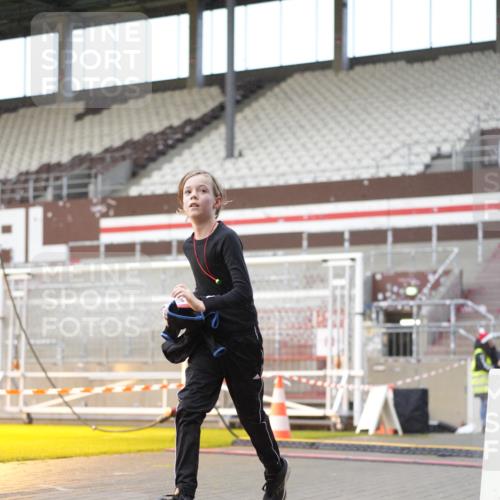 07.12.2025 - St. Pauli X-Mass-Run No. 15 Patografie http://msf.ph/oto/9376956 07.12.2025 10:06:36 Ziel 150, 562, 2129, 3213, 3232, 3330, 3333, 3534, 3535, 3536, 3537, 3970, 3971, 4459, 4735, 4738 meine-sportfotos.de