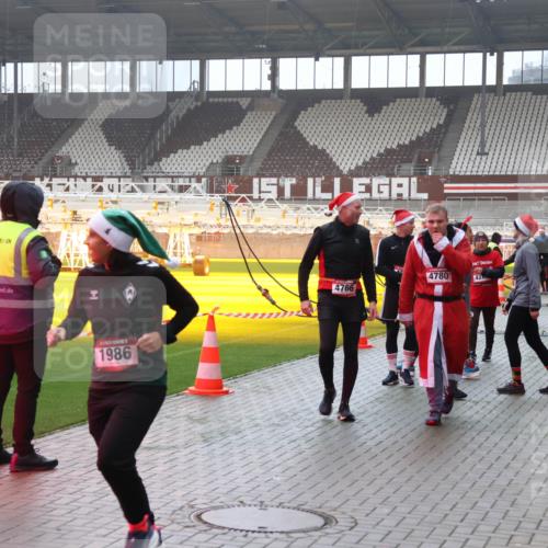 07.12.2025 - St. Pauli X-Mass-Run No. 15 Luisa Fischer http://msf.ph/oto/9376957 07.12.2025 10:25:05 Ziel 1986, 4541, 4780, 4200, 4766, 712, 897, 915, 974, 1986, 2071, 3152, 4040, 4078, 4079, 4091, 4092, 4122, 4135, 4136, 4140, 4155, 4177, 4474, 4496, 4497, 4530, 4541, 4542, 4689, 4692, 4694, 4766, 4780, 4846 meine-sportfotos.de