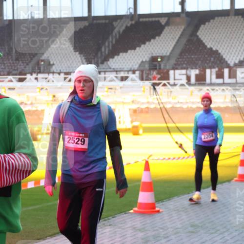 07.12.2025 - St. Pauli X-Mass-Run No. 15 Luisa Fischer http://msf.ph/oto/9376958 07.12.2025 09:59:56 Ziel 15, 488, 2529, 2204, 488, 910, 911, 934, 939, 961, 1120, 1763, 2186, 2204, 2207, 2529, 2657, 2729, 3147, 3345, 3513, 4029, 4051, 4052, 4465 meine-sportfotos.de