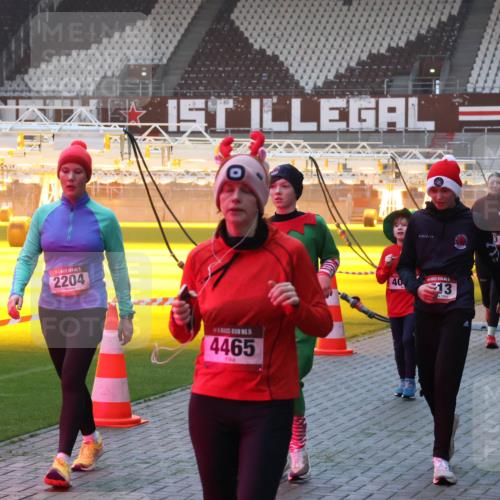 07.12.2025 - St. Pauli X-Mass-Run No. 15 Luisa Fischer http://msf.ph/oto/9376980 07.12.2025 09:59:58 Ziel 2204, 15, 4465, 40, 13, 488, 910, 911, 934, 939, 961, 1112, 1120, 1763, 2186, 2204, 2207, 2529, 2657, 2729, 2964, 3345, 3513, 4029, 4051, 4052, 4465 meine-sportfotos.de