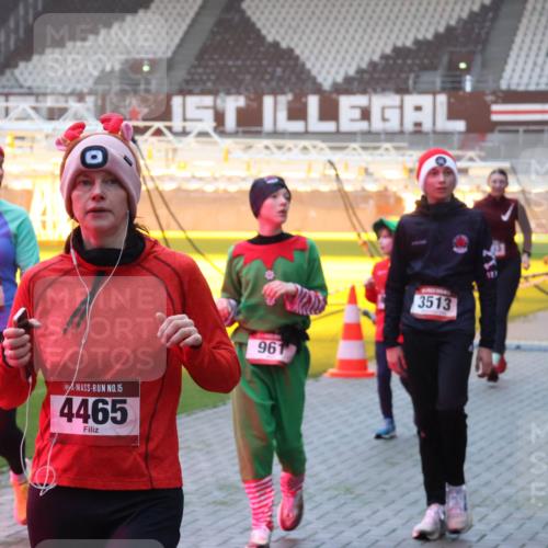 07.12.2025 - St. Pauli X-Mass-Run No. 15 Luisa Fischer http://msf.ph/oto/9376985 07.12.2025 09:59:59 Ziel 2204, 15, 4465, 961, 3513, 488, 910, 911, 934, 939, 961, 1112, 1120, 1763, 2186, 2204, 2207, 2529, 2657, 2729, 2964, 3345, 3513, 4029, 4051, 4052, 4465 meine-sportfotos.de