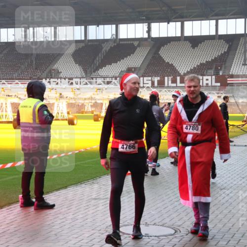 07.12.2025 - St. Pauli X-Mass-Run No. 15 Luisa Fischer http://msf.ph/oto/9376988 07.12.2025 10:25:08 Ziel 4766, 4780, 712, 915, 974, 1986, 2071, 3152, 4078, 4079, 4091, 4092, 4122, 4135, 4136, 4140, 4155, 4177, 4431, 4474, 4496, 4497, 4513, 4514, 4530, 4541, 4542, 4689, 4692, 4694, 4766, 4780, 4846 meine-sportfotos.de
