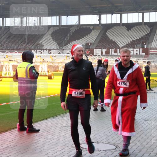 07.12.2025 - St. Pauli X-Mass-Run No. 15 Luisa Fischer http://msf.ph/oto/9376991 07.12.2025 10:25:09 Ziel 4766, 4780, 712, 915, 974, 1986, 2071, 3152, 4078, 4079, 4091, 4092, 4122, 4135, 4136, 4140, 4155, 4177, 4431, 4474, 4496, 4497, 4513, 4514, 4530, 4541, 4542, 4689, 4692, 4694, 4766, 4780, 4846 meine-sportfotos.de