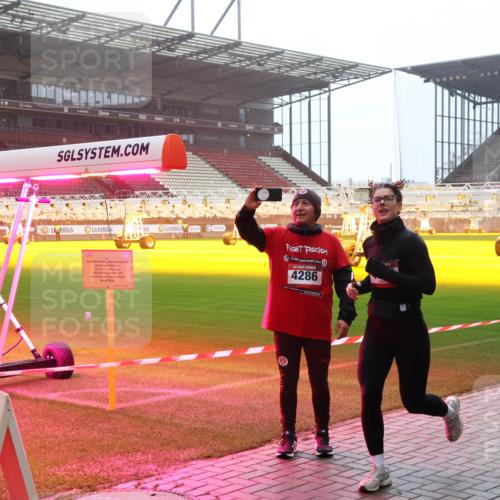 07.12.2025 - St. Pauli X-Mass-Run No. 15 Luisa Fischer http://msf.ph/oto/9377038 07.12.2025 10:25:22 Ziel 13, 7024, 4286, 4496, 915, 974, 1012, 1977, 1986, 1987, 1995, 2071, 3152, 3962, 4078, 4079, 4091, 4092, 4135, 4136, 4155, 4177, 4335, 4431, 4474, 4496, 4497, 4513, 4514, 4530, 4541, 4542, 4766, 4780, 4846 meine-sportfotos.de