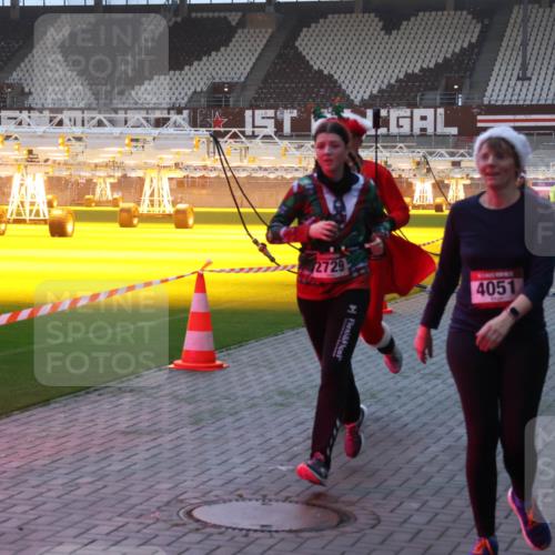 07.12.2025 - St. Pauli X-Mass-Run No. 15 Luisa Fischer http://msf.ph/oto/9377044 07.12.2025 10:00:08 Ziel 2729, 4051, 1991, 488, 910, 911, 934, 939, 961, 1112, 1120, 1763, 2186, 2204, 2207, 2657, 2729, 2964, 3513, 4029, 4051, 4052, 4465 meine-sportfotos.de
