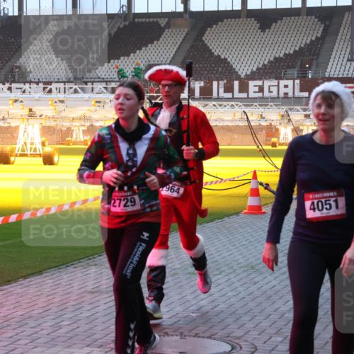 07.12.2025 - St. Pauli X-Mass-Run No. 15 Luisa Fischer http://msf.ph/oto/9377049 07.12.2025 10:00:09 Ziel 2729, 4964, 4051, 488, 910, 911, 934, 961, 1112, 1120, 1763, 2186, 2204, 2207, 2657, 2729, 2964, 3513, 4029, 4051, 4052, 4465 meine-sportfotos.de