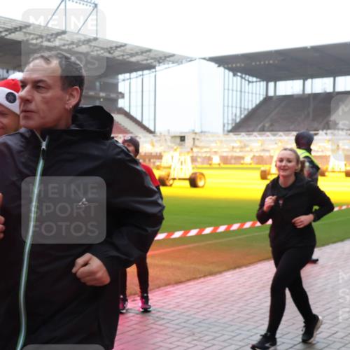 07.12.2025 - St. Pauli X-Mass-Run No. 15 Luisa Fischer http://msf.ph/oto/9377051 07.12.2025 10:25:23 Ziel 496, 4, 409, 48, 915, 974, 1012, 1977, 1986, 1987, 1995, 2071, 3152, 3962, 4078, 4079, 4091, 4092, 4135, 4136, 4155, 4177, 4335, 4431, 4474, 4496, 4497, 4513, 4514, 4530, 4541, 4542, 4766, 4780, 4846 meine-sportfotos.de