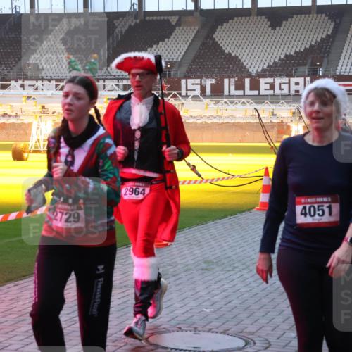 07.12.2025 - St. Pauli X-Mass-Run No. 15 Luisa Fischer http://msf.ph/oto/9377052 07.12.2025 10:00:09 Ziel 2729, 2964, 4051, 3, 934, 488, 910, 911, 934, 961, 1112, 1120, 1763, 2186, 2204, 2207, 2657, 2729, 2964, 3513, 4029, 4051, 4052, 4465 meine-sportfotos.de