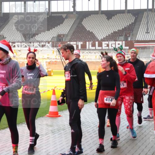 07.12.2025 - St. Pauli X-Mass-Run No. 15 Luisa Fischer http://msf.ph/oto/9377091 07.12.2025 10:25:28 Ziel 122, 469, 4689, 414, 15, 915, 974, 1012, 1977, 1987, 1995, 3152, 3962, 4078, 4079, 4091, 4092, 4118, 4119, 4121, 4135, 4136, 4155, 4177, 4201, 4204, 4284, 4335, 4431, 4474, 4482, 4485, 4496, 4497, 4513, 4514, 4530, 4541, 4542, 4766, 4780, 4846 meine-sportfotos.de