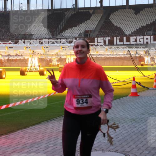 07.12.2025 - St. Pauli X-Mass-Run No. 15 Luisa Fischer http://msf.ph/oto/9377097 07.12.2025 10:00:16 Ziel 934, 488, 802, 910, 911, 934, 961, 1112, 1333, 1354, 1360, 1404, 1763, 2140, 2141, 2186, 2204, 2207, 2729, 2964, 3513, 4029, 4051, 4052, 4465 meine-sportfotos.de