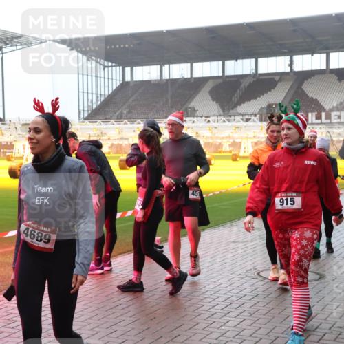 07.12.2025 - St. Pauli X-Mass-Run No. 15 Luisa Fischer http://msf.ph/oto/9377119 07.12.2025 10:25:32 Ziel 451, 15, 4689, 15, 915, 4135, 915, 974, 1012, 1247, 1631, 1977, 1987, 1995, 2029, 3152, 3962, 4078, 4079, 4091, 4092, 4118, 4119, 4121, 4135, 4136, 4155, 4177, 4201, 4204, 4284, 4335, 4431, 4445, 4474, 4482, 4485, 4496, 4497, 4513, 4514, 4530, 4541, 4542, 4846 meine-sportfotos.de