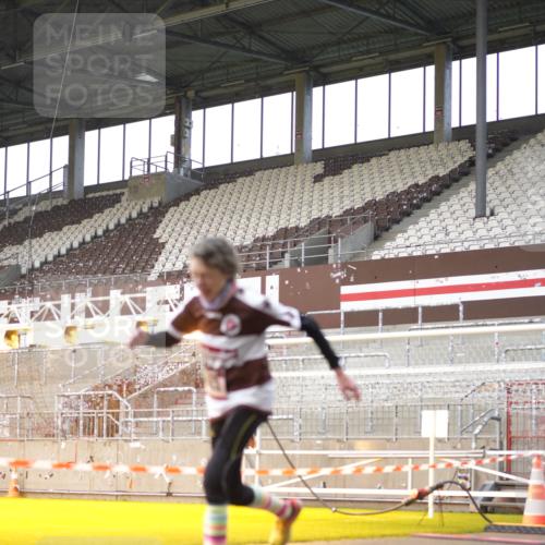 07.12.2025 - St. Pauli X-Mass-Run No. 15 Patografie http://msf.ph/oto/9377123 07.12.2025 10:07:08 Ziel 421, 792, 1572, 2983, 3414, 3945, 4354 meine-sportfotos.de