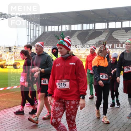07.12.2025 - St. Pauli X-Mass-Run No. 15 Luisa Fischer http://msf.ph/oto/9377128 07.12.2025 10:25:33 Ziel 140, 4514, 915, 4136, 4135, 915, 974, 1012, 1247, 1631, 1977, 1987, 1995, 2029, 3152, 3962, 4078, 4079, 4091, 4092, 4118, 4119, 4121, 4135, 4136, 4155, 4177, 4201, 4204, 4284, 4335, 4431, 4445, 4474, 4482, 4485, 4496, 4497, 4513, 4514, 4530, 4541, 4542, 4846 meine-sportfotos.de