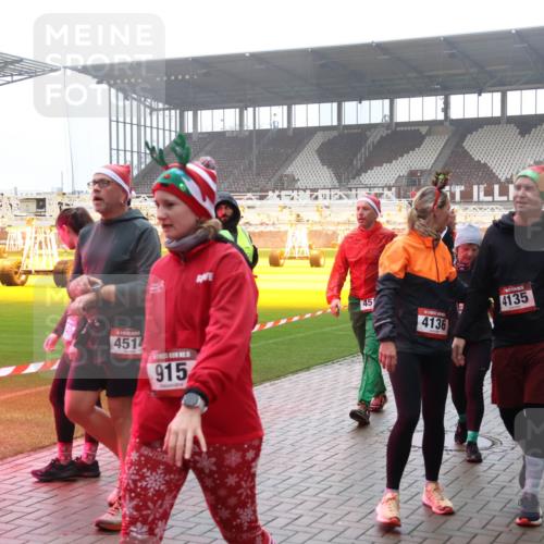 07.12.2025 - St. Pauli X-Mass-Run No. 15 Luisa Fischer http://msf.ph/oto/9377131 07.12.2025 10:25:33 Ziel 4514, 915, 45, 4136, 4135, 915, 974, 1012, 1247, 1631, 1977, 1987, 1995, 2029, 3152, 3962, 4078, 4079, 4091, 4092, 4118, 4119, 4121, 4135, 4136, 4155, 4177, 4201, 4204, 4284, 4335, 4431, 4445, 4474, 4482, 4485, 4496, 4497, 4513, 4514, 4530, 4541, 4542, 4846 meine-sportfotos.de