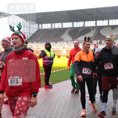 07.12.2025 - St. Pauli X-Mass-Run No. 15 Luisa Fischer http://msf.ph/oto/9377133 07.12.2025 10:25:34 Ziel 915, 4136, 4135, 915, 974, 1012, 1247, 1631, 1977, 1987, 1995, 2029, 3152, 3962, 4078, 4079, 4091, 4092, 4118, 4119, 4121, 4135, 4136, 4155, 4177, 4201, 4204, 4284, 4335, 4431, 4445, 4474, 4482, 4485, 4496, 4497, 4513, 4514, 4530, 4541, 4846 meine-sportfotos.de