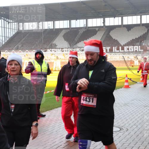 07.12.2025 - St. Pauli X-Mass-Run No. 15 Luisa Fischer http://msf.ph/oto/9377160 07.12.2025 10:25:37 Ziel 670, 3, 4431, 1012, 1995, 915, 974, 1012, 1247, 1631, 1977, 1987, 1995, 2029, 3152, 3962, 4078, 4079, 4091, 4092, 4118, 4119, 4121, 4135, 4136, 4155, 4177, 4201, 4204, 4284, 4335, 4431, 4445, 4474, 4482, 4485, 4496, 4497, 4513, 4514, 4530, 4846 meine-sportfotos.de