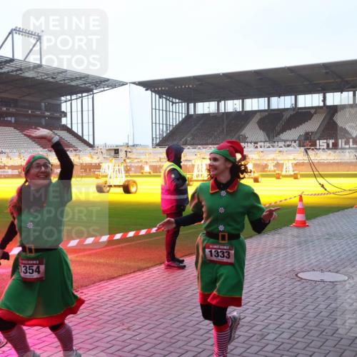 07.12.2025 - St. Pauli X-Mass-Run No. 15 Luisa Fischer http://msf.ph/oto/9377161 07.12.2025 10:00:34 Ziel 1354, 1333, 802, 910, 911, 934, 1112, 1333, 1354, 1360, 1404, 2140, 2141, 2186, 2729, 2964, 3336, 4129 meine-sportfotos.de