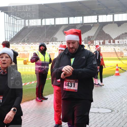 07.12.2025 - St. Pauli X-Mass-Run No. 15 Luisa Fischer http://msf.ph/oto/9377163 07.12.2025 10:25:37 Ziel 15, 4431, 1012, 915, 974, 1012, 1247, 1631, 1977, 1987, 1995, 2029, 3152, 3962, 4078, 4079, 4091, 4092, 4118, 4119, 4121, 4135, 4136, 4155, 4177, 4201, 4204, 4284, 4335, 4431, 4445, 4474, 4482, 4485, 4496, 4497, 4513, 4514, 4530, 4846 meine-sportfotos.de