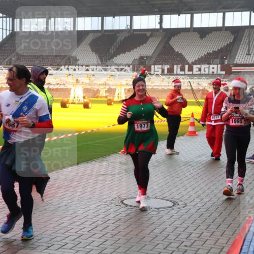 07.12.2025 - St. Pauli X-Mass-Run No. 15 Luisa Fischer http://msf.ph/oto/9377169 07.12.2025 10:25:42 Ziel 0, 1587, 1977, 1012, 1995, 915, 974, 1012, 1247, 1631, 1977, 1987, 1995, 2029, 2680, 3152, 3962, 4091, 4092, 4118, 4119, 4121, 4162, 4164, 4177, 4201, 4202, 4204, 4284, 4335, 4372, 4373, 4431, 4445, 4474, 4482, 4485, 4496, 4497, 4513, 4514, 4530, 4846 meine-sportfotos.de