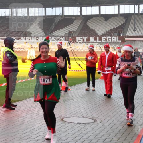 07.12.2025 - St. Pauli X-Mass-Run No. 15 Luisa Fischer http://msf.ph/oto/9377174 07.12.2025 10:25:43 Ziel 1977, 4541, 1012, 1995, 915, 974, 1012, 1247, 1631, 1977, 1987, 1995, 2029, 2680, 3152, 3962, 4091, 4092, 4118, 4119, 4121, 4162, 4164, 4177, 4201, 4202, 4204, 4284, 4335, 4372, 4373, 4431, 4445, 4474, 4482, 4485, 4496, 4497, 4513, 4514, 4530, 4846 meine-sportfotos.de