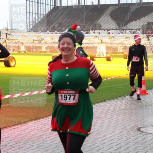 07.12.2025 - St. Pauli X-Mass-Run No. 15 Luisa Fischer http://msf.ph/oto/9377177 07.12.2025 10:25:44 Ziel 4140, 1977, 4542, 4, 101, 915, 974, 1012, 1247, 1631, 1977, 1987, 1995, 2029, 2680, 3742, 3962, 4118, 4119, 4121, 4162, 4164, 4201, 4202, 4204, 4284, 4335, 4372, 4373, 4431, 4445, 4474, 4482, 4485, 4496, 4513, 4514, 4846 meine-sportfotos.de