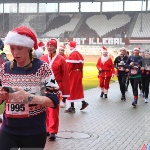 07.12.2025 - St. Pauli X-Mass-Run No. 15 Luisa Fischer http://msf.ph/oto/9377196 07.12.2025 10:25:46 Ziel 15, 1995, 4121, 129, 404, 1012, 1247, 1631, 1977, 1987, 1995, 2029, 2680, 3742, 3962, 4118, 4119, 4121, 4162, 4164, 4201, 4202, 4204, 4284, 4335, 4372, 4373, 4431, 4445, 4474, 4482, 4485, 4513, 4514, 4846 meine-sportfotos.de